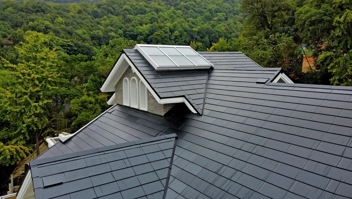 Lumina Slate glass solar roof tiles